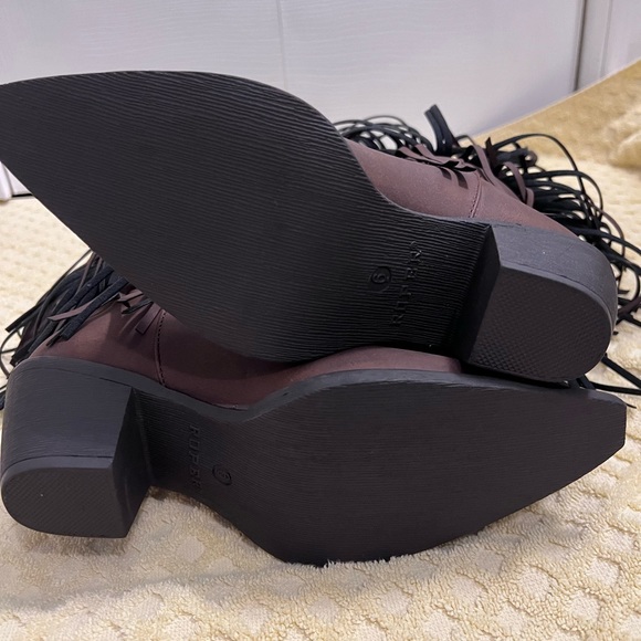 Size 6 Roper women’s cowboy boots with fringe - Picture 8 of 12